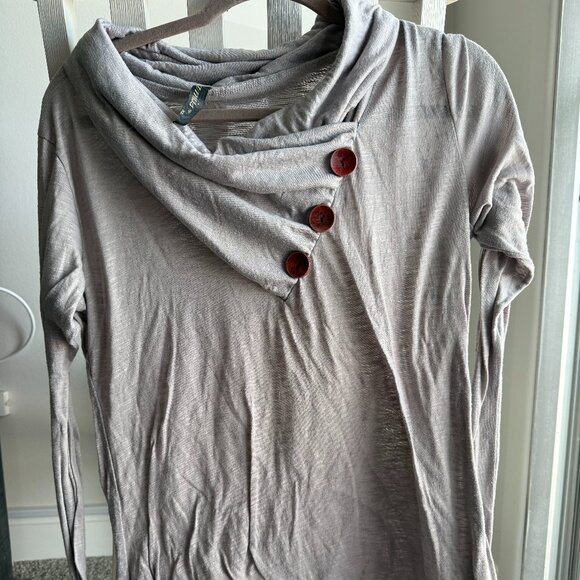 Long sleeve grey shirt - Picture 1 of 3